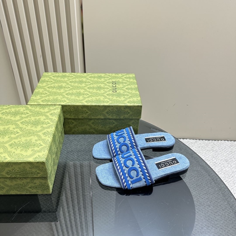 G*u*i slippers